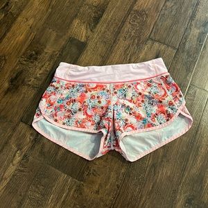 Lululemon Speed Up Shorts Size 4 Pink Flowers